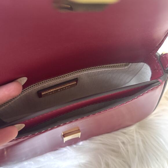 NEW $575 Tory Burch Britten Crossbody Shoulder Convertible Clutch Leather Red - Picture 4 of 7